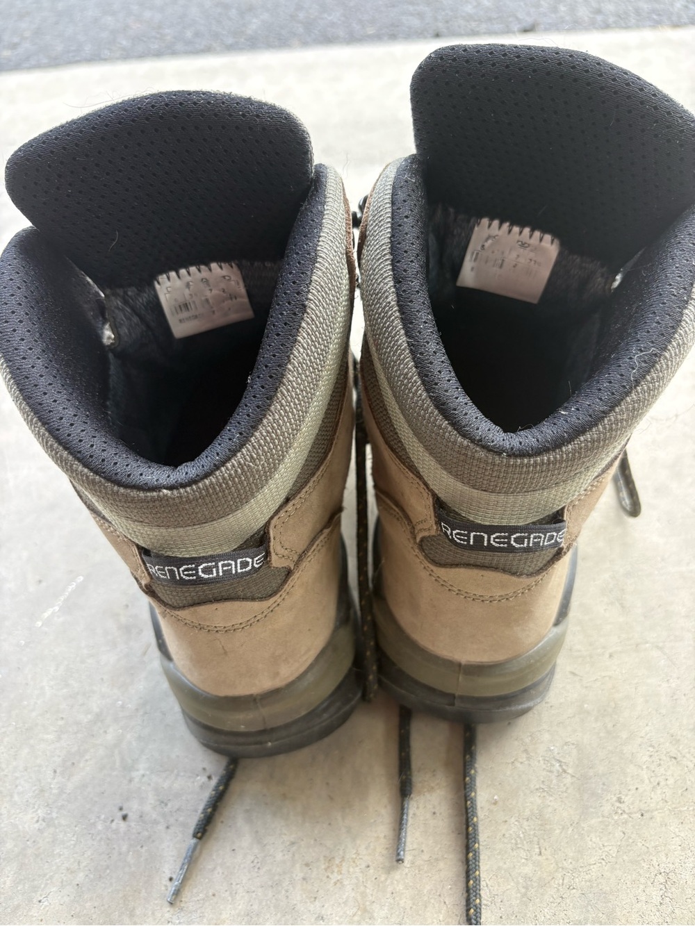 Lowa Women's Renegade GTX® Mid Hiking Boot - waterproof - Picture 2 of 8